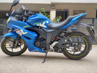Blue Suzuki Gixxer SF