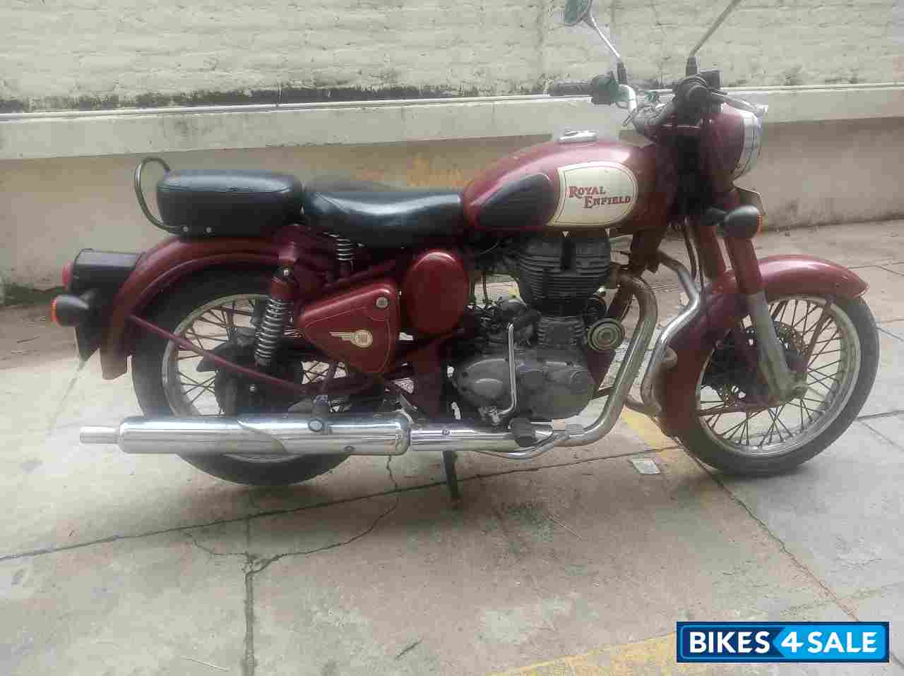 Maroon Royal Enfield Classic 500