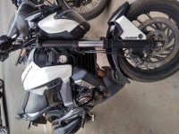 White Bajaj Dominar 400 Disc
