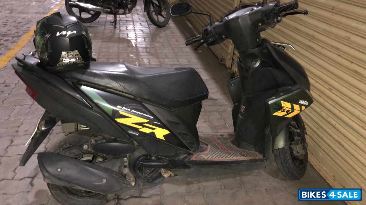 Green Yamaha Cygnus Ray ZR