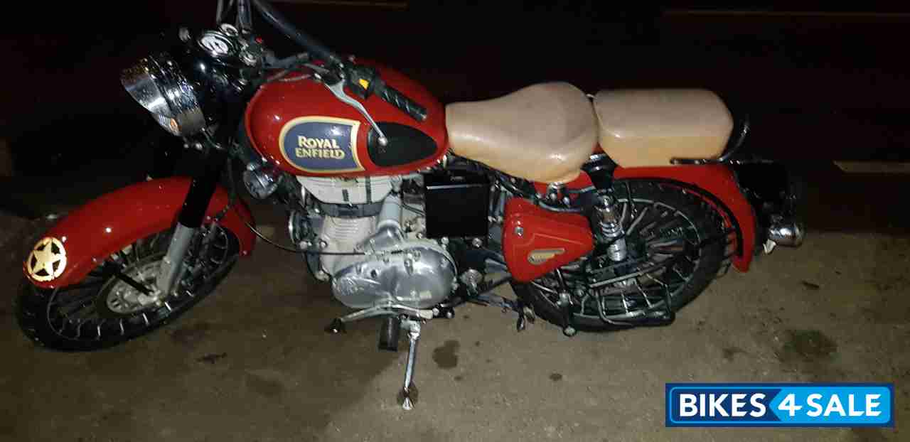 Chestnut Royal Enfield Classic 350