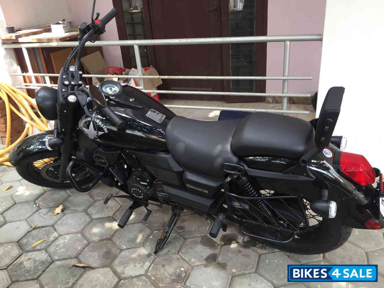 Black UM Renegade Commando