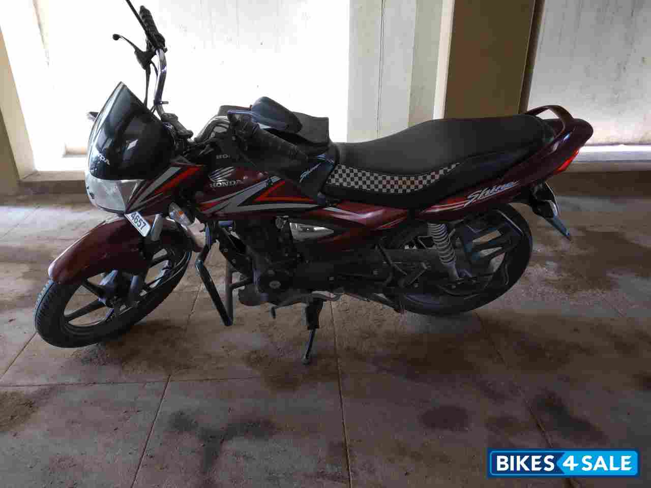 Red Honda CB Shine Red Honda CB Shine