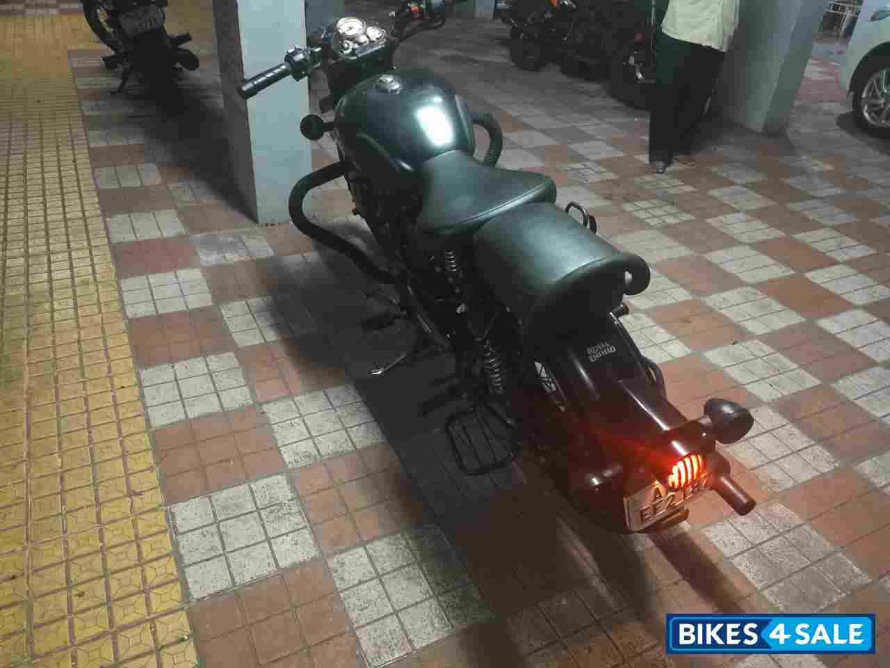 Matte Black Royal Enfield Classic Stealth Black