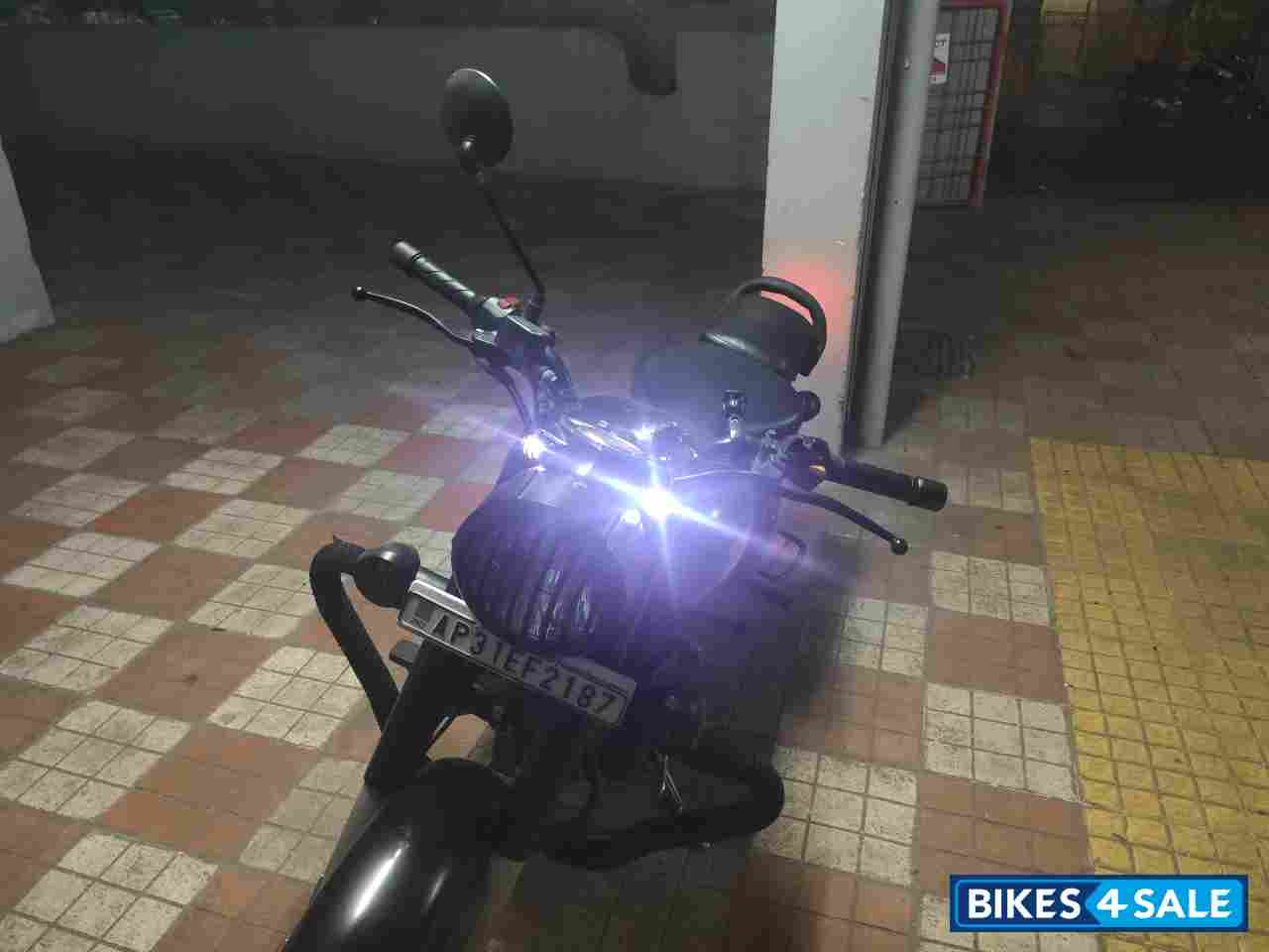 Matte Black Royal Enfield Classic Stealth Black