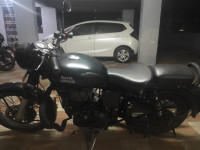 Matte Black Royal Enfield Classic Stealth Black