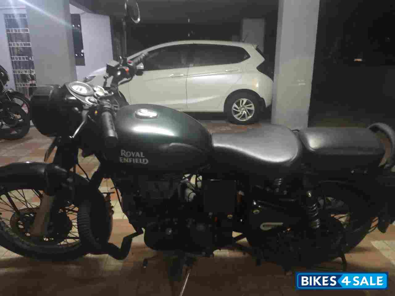 Matte Black Royal Enfield Classic Stealth Black