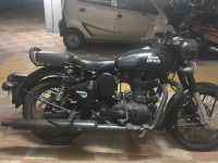 Matte Black Royal Enfield Classic Stealth Black