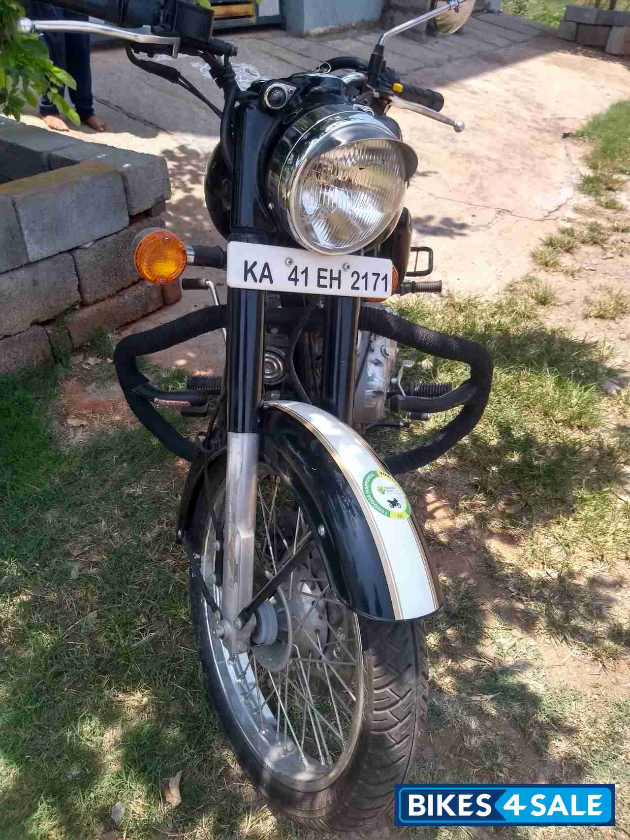 Black Royal Enfield Classic 500