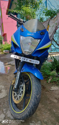 Blue Suzuki Gixxer SF