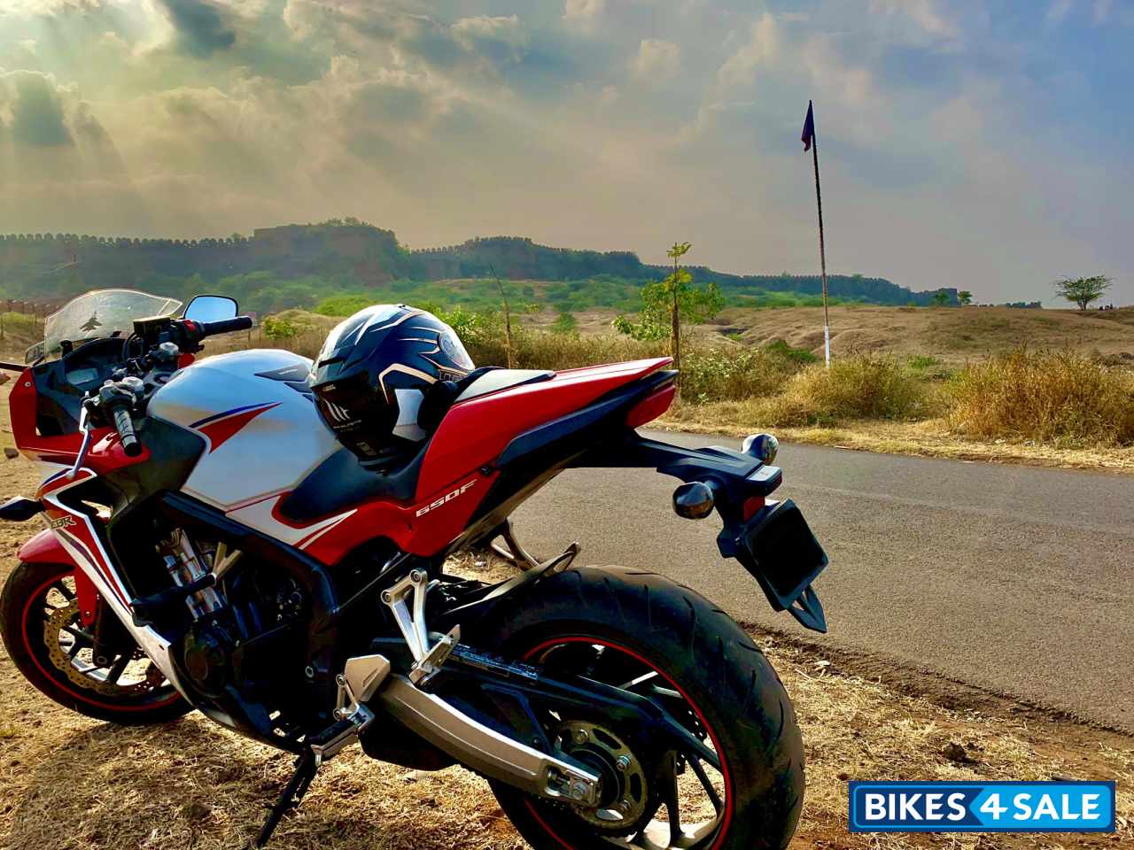 Pearl White Honda CBR 650F