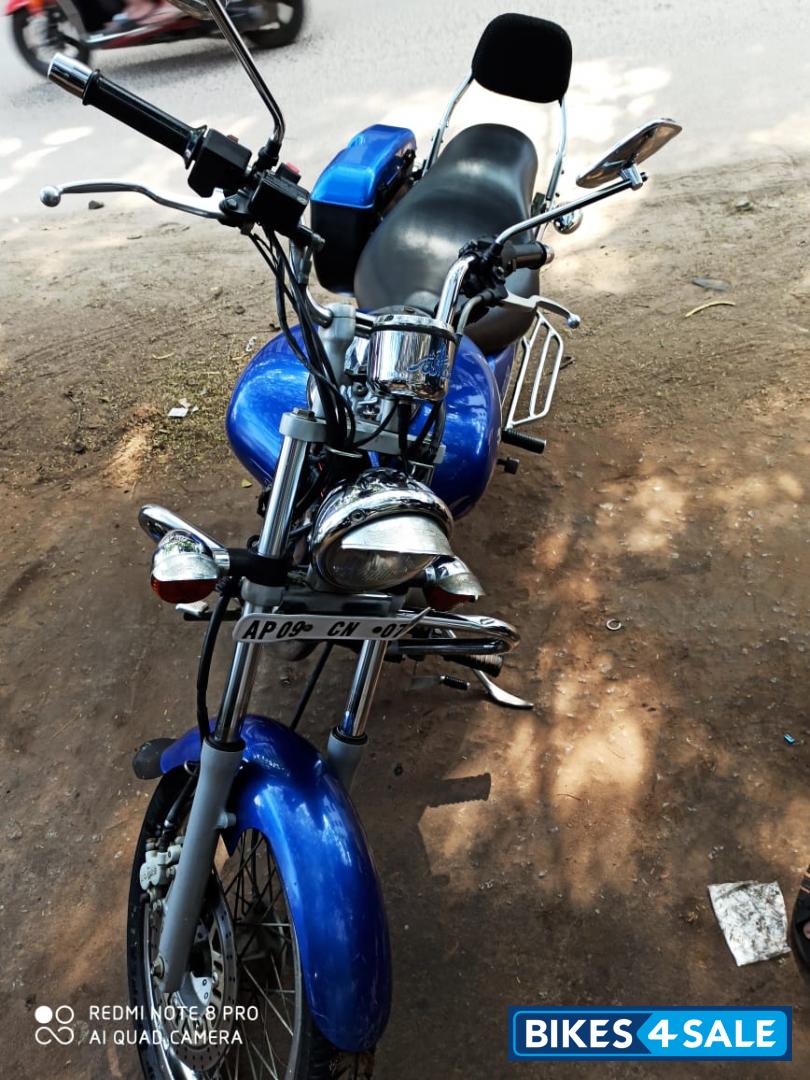 Bajaj Avenger 220 DTS-i