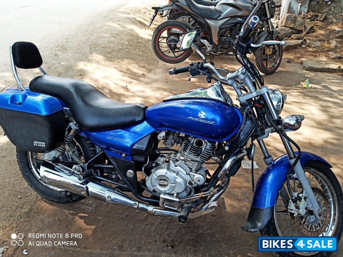 Bajaj Avenger 220 DTS-i
