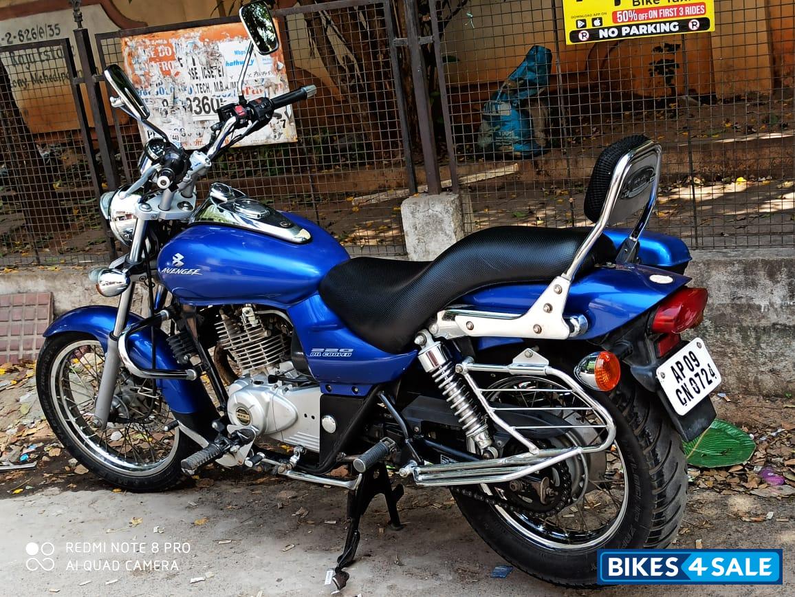 Bajaj Avenger 220 DTS-i