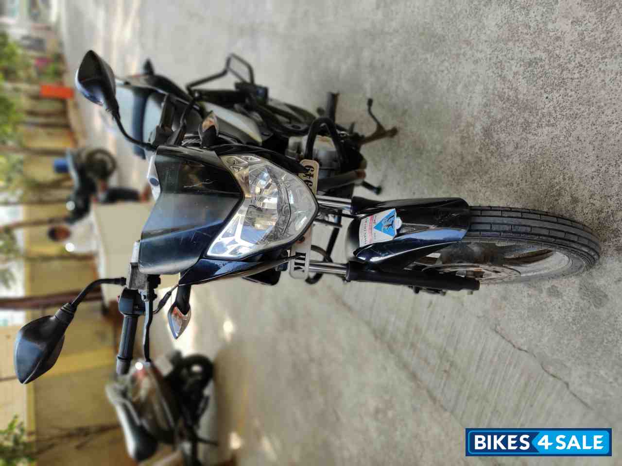 Black Bajaj Pulsar 135LS