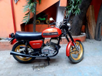Maroon Red Ideal Jawa Yezdi 350 Twin