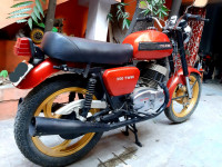 Maroon Red Ideal Jawa Yezdi 350 Twin