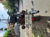 Black Royal Enfield Classic 500
