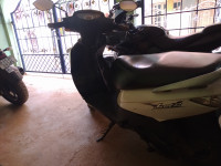 White Suzuki Lets 110