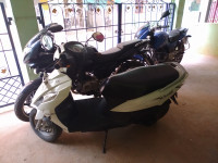 White Suzuki Lets 110