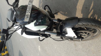 White Bajaj Dominar 400 Disc