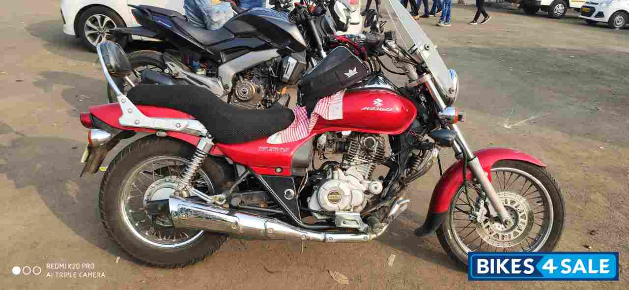 Red Bajaj Avenger 220 DTS-i Red Bajaj Avenger 220 DTS-i