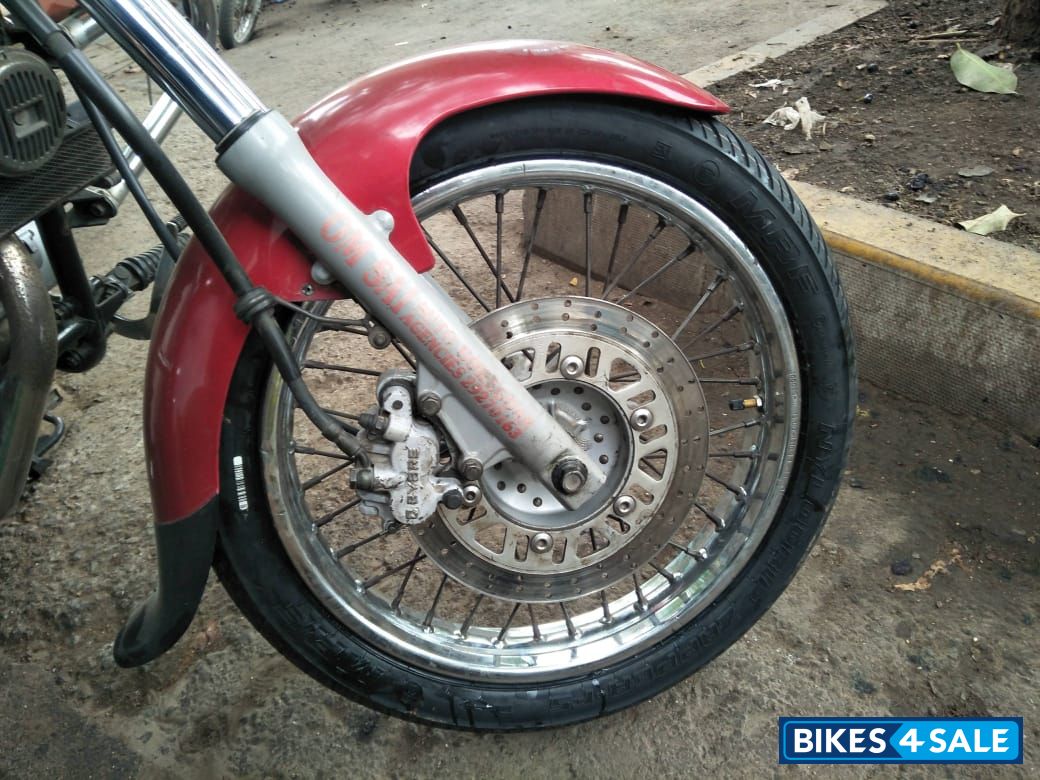 Red Bajaj Avenger 220 DTS-i Red Bajaj Avenger 220 DTS-i