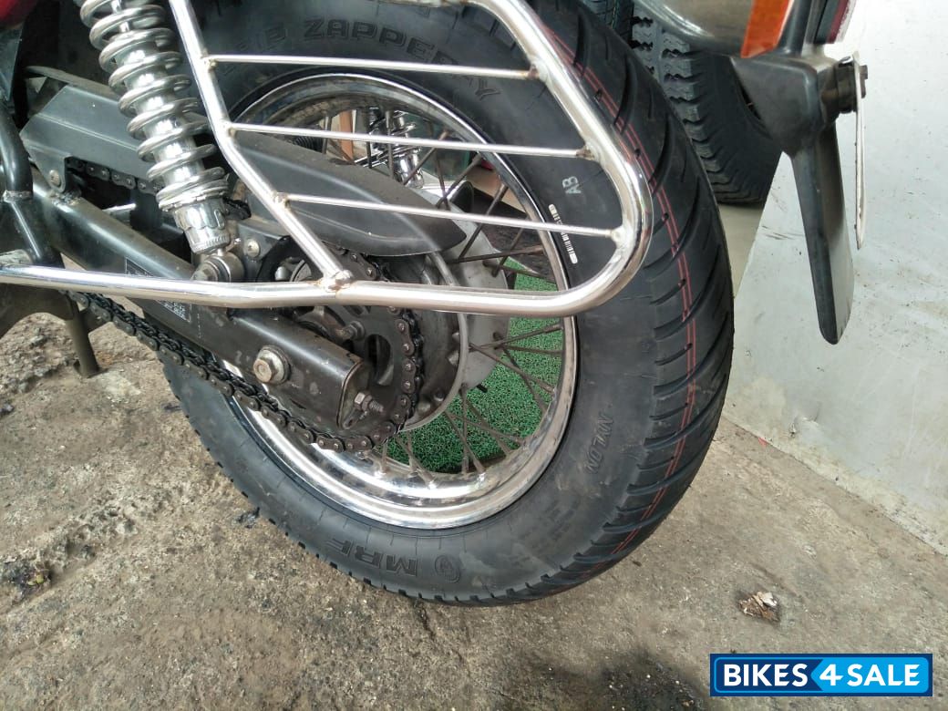 Red Bajaj Avenger 220 DTS-i Red Bajaj Avenger 220 DTS-i