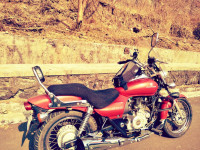 Red Bajaj Avenger 220 DTS-i