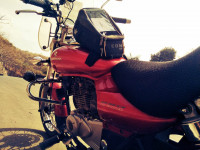 Red Bajaj Avenger 220 DTS-i