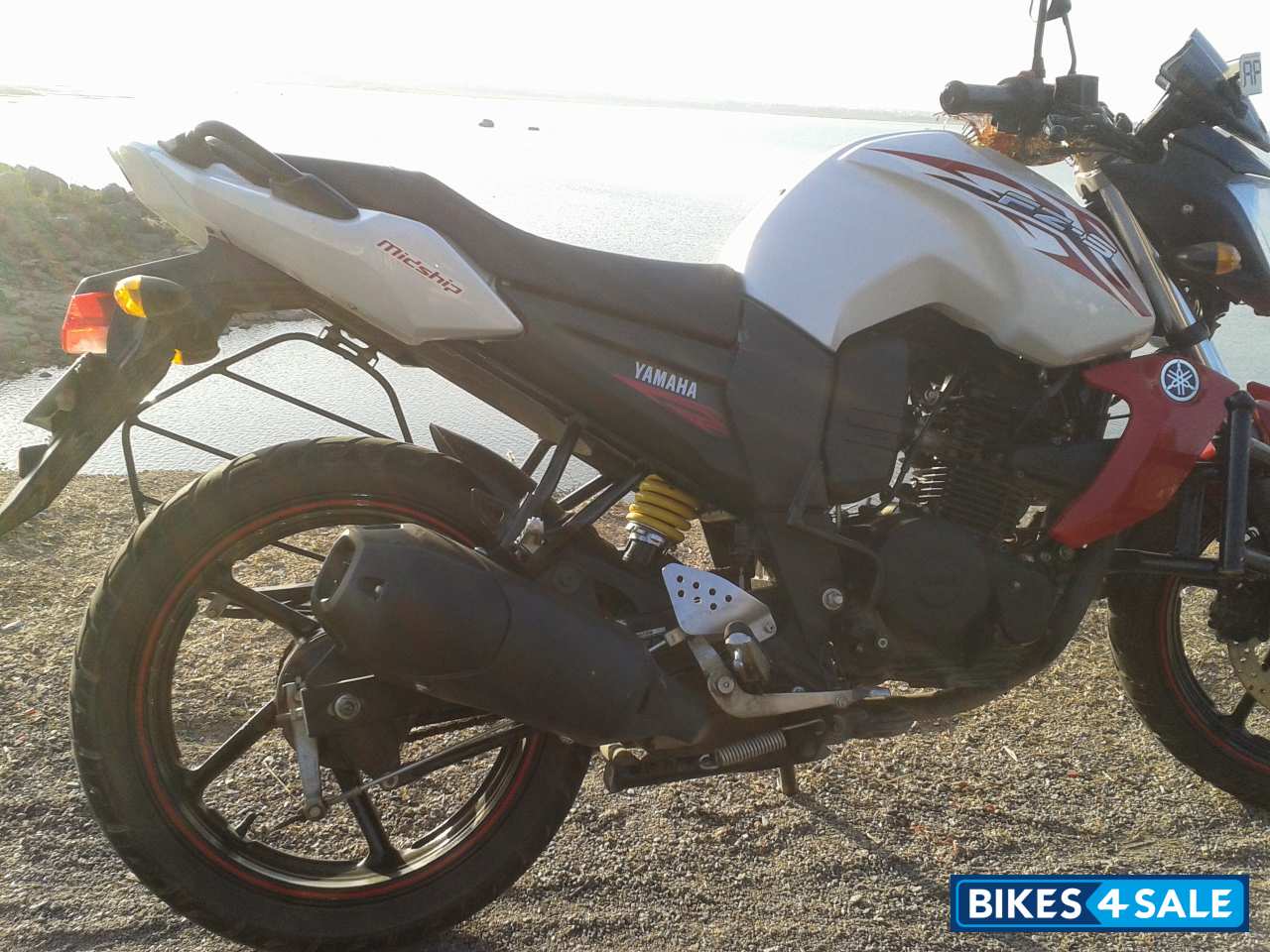 White And Red Yamaha FZ-S