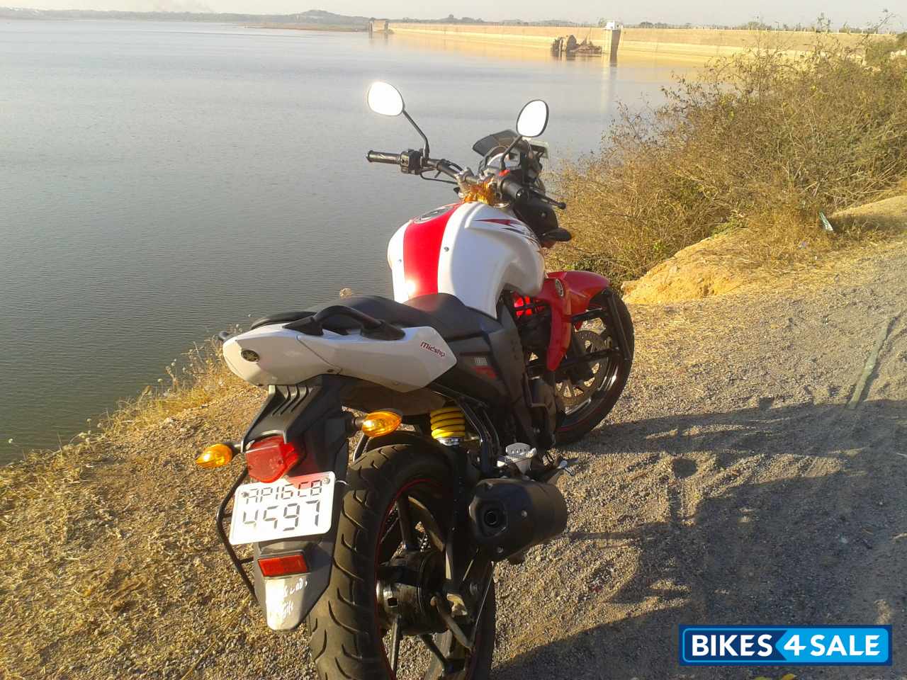 White And Red Yamaha FZ-S