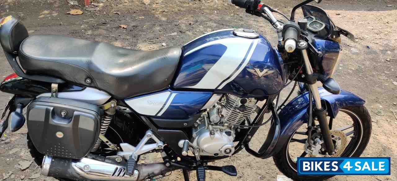 Bajaj V15