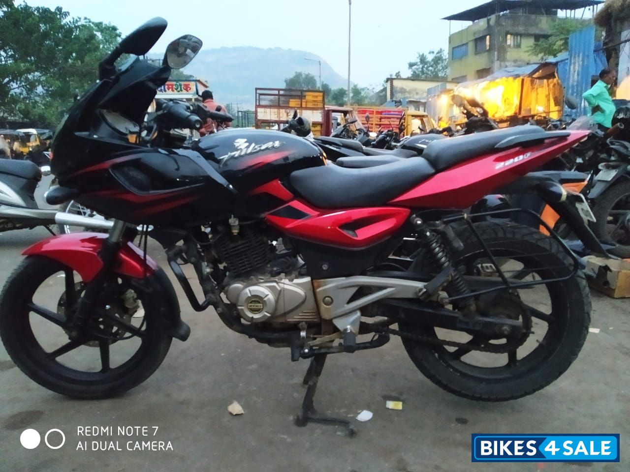 Bajaj Pulsar 220 DTSi