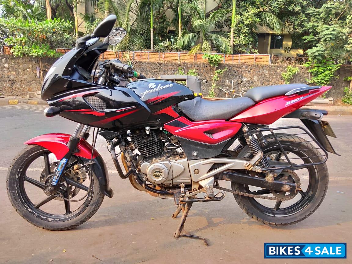 Bajaj Pulsar 220 DTSi