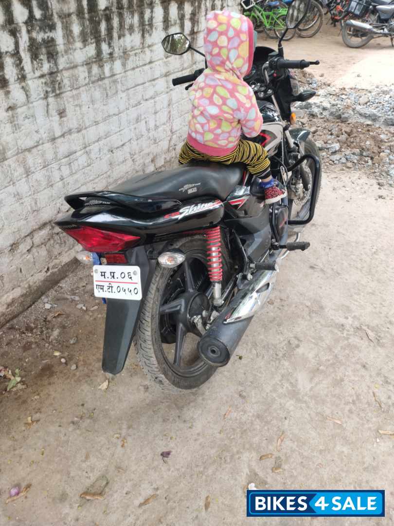 Red Black Honda CB Shine