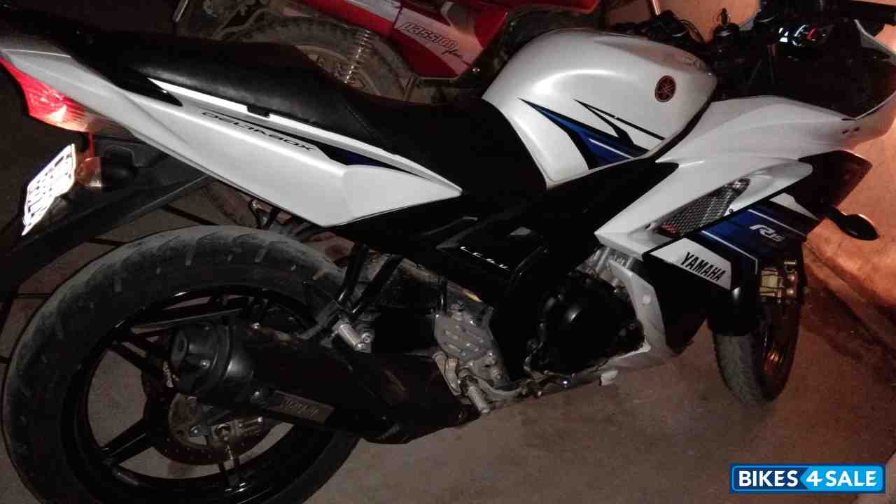 White Blue Yamaha YZF R15 S