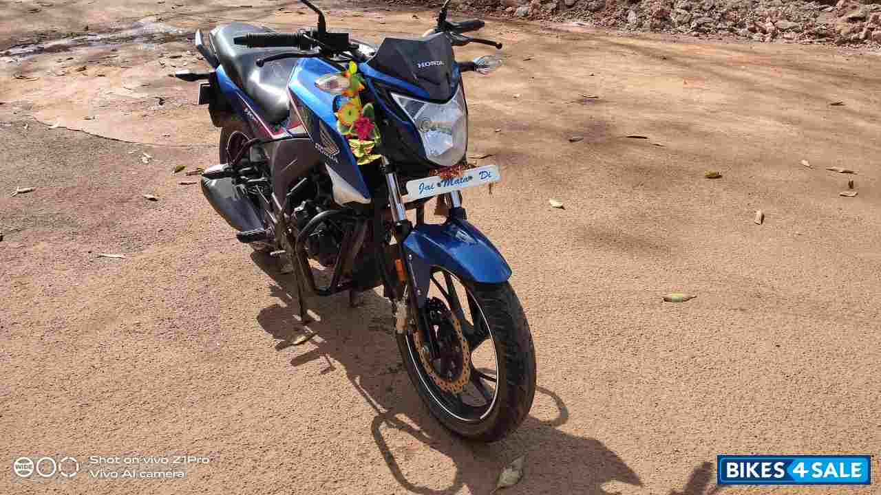 Honda CB Hornet 160R