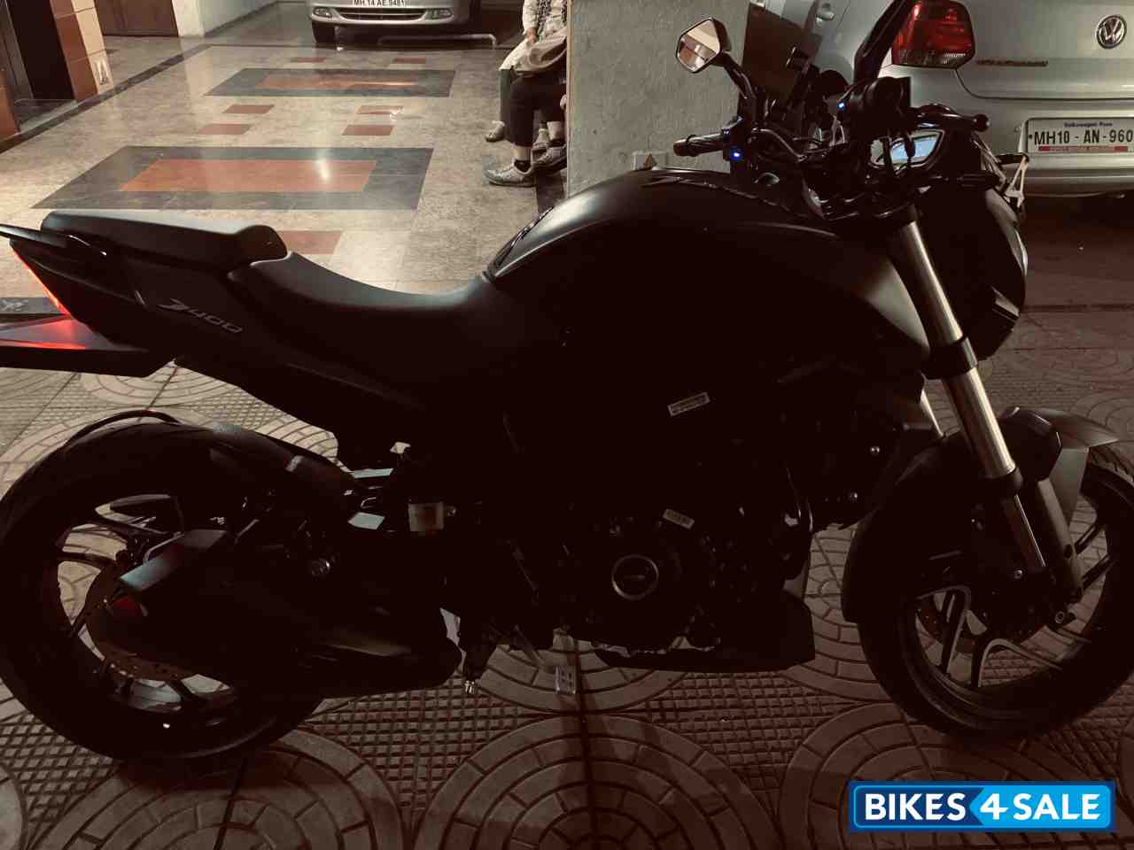Black Bajaj Dominar 400 Disc