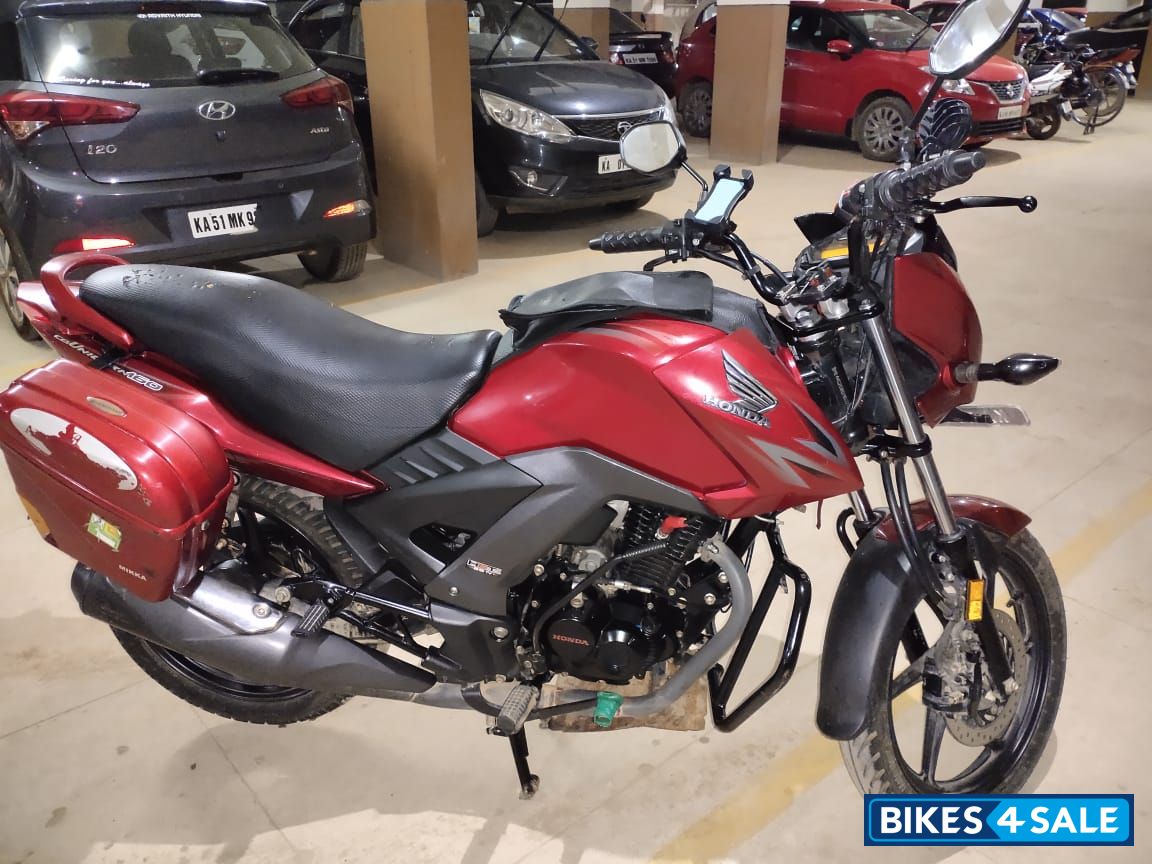 Red Honda CB Unicorn 160