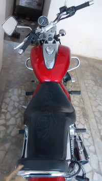 Red Bajaj Avenger 220 DTS-i
