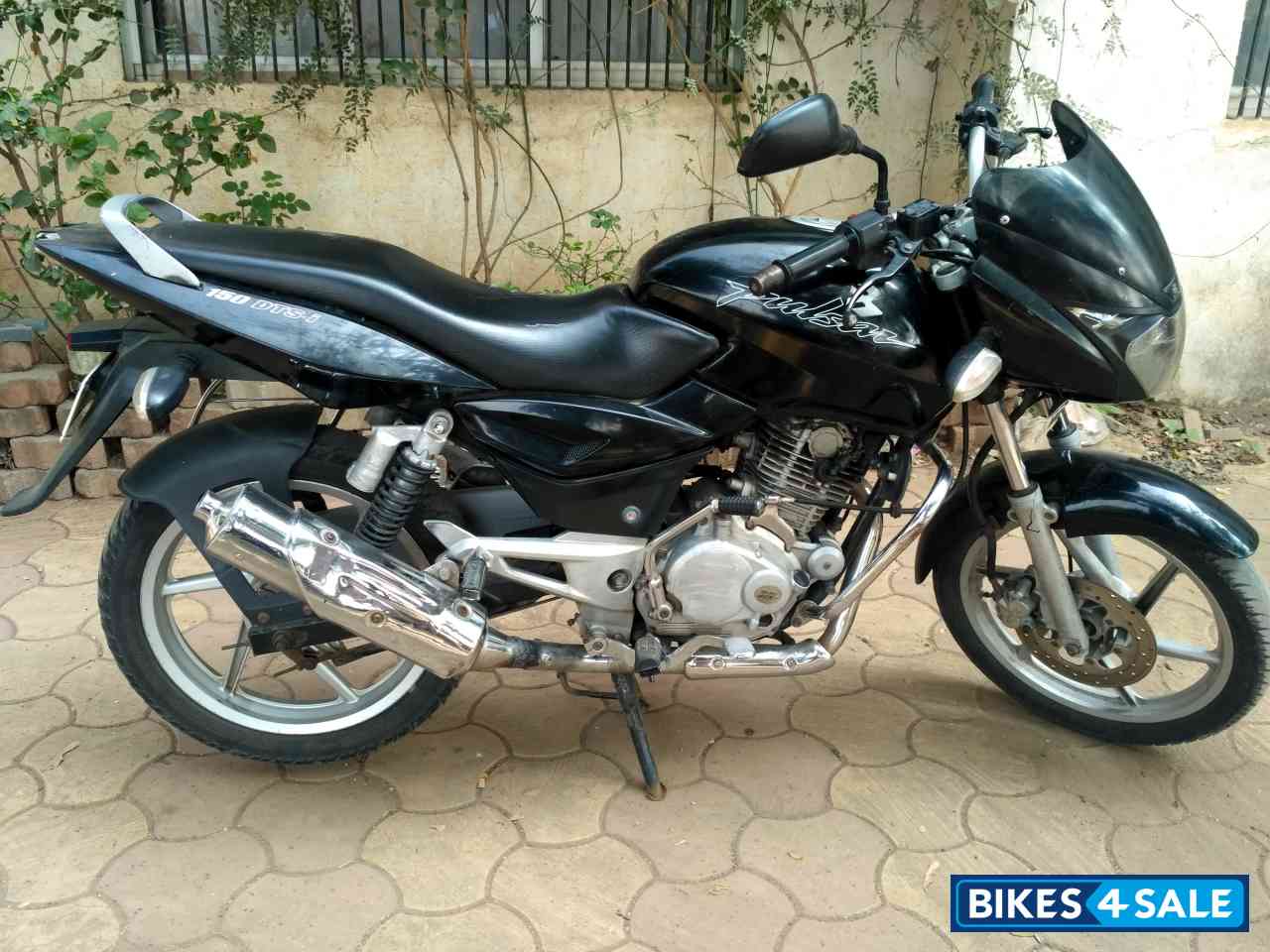Black Bajaj Pulsar 150 DTSi