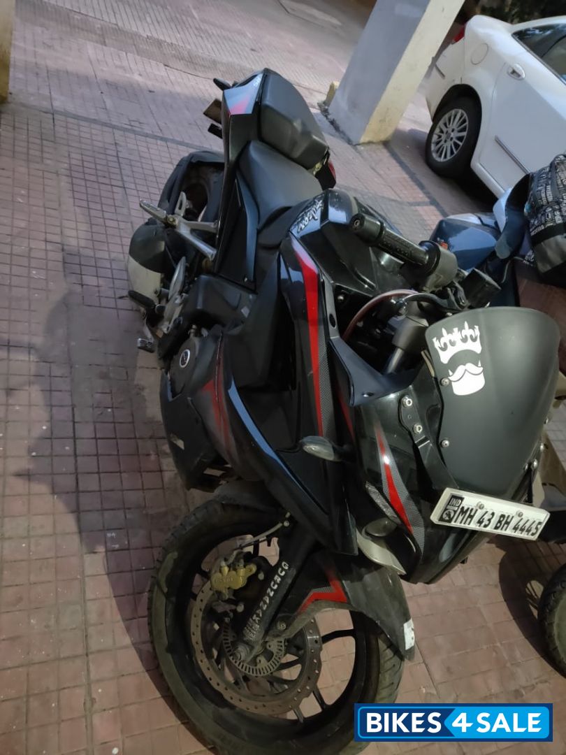 Bajaj Pulsar RS 200