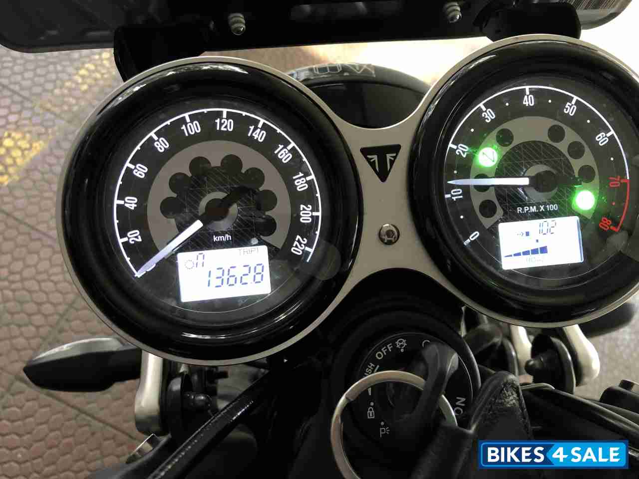 Red -black Triumph  speed twin