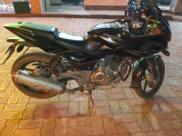 Black Bajaj Pulsar 220F