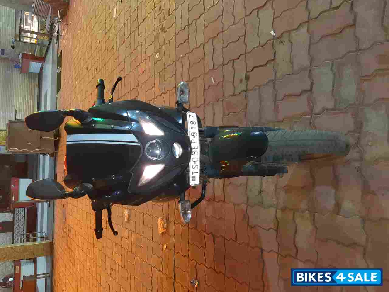 Black Bajaj Pulsar 220F