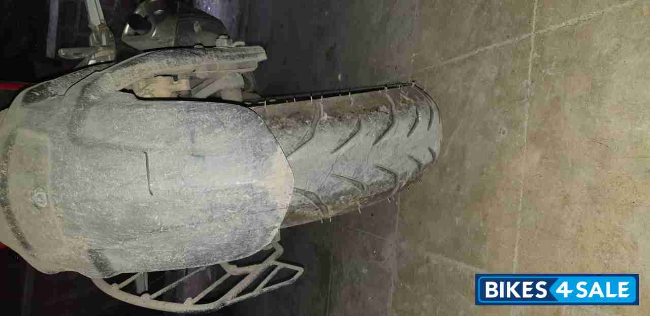 Red Bajaj Pulsar RS 200