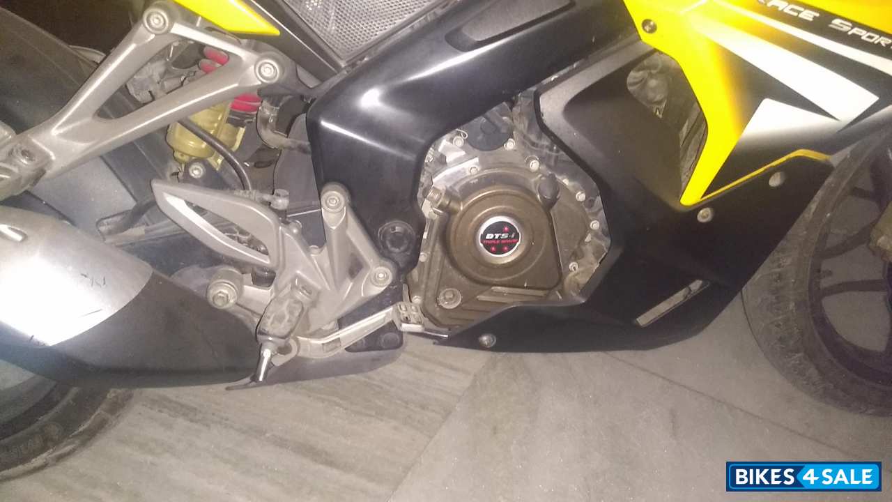 Yellow Bajaj Pulsar RS 200