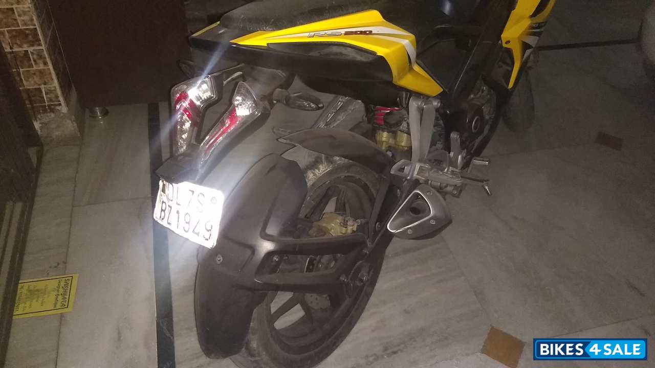 Yellow Bajaj Pulsar RS 200
