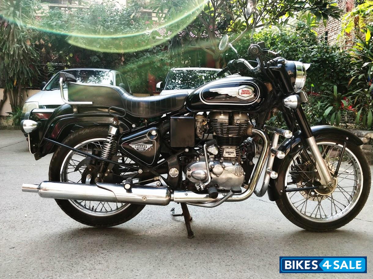 Black Royal Enfield Bullet Standard 500